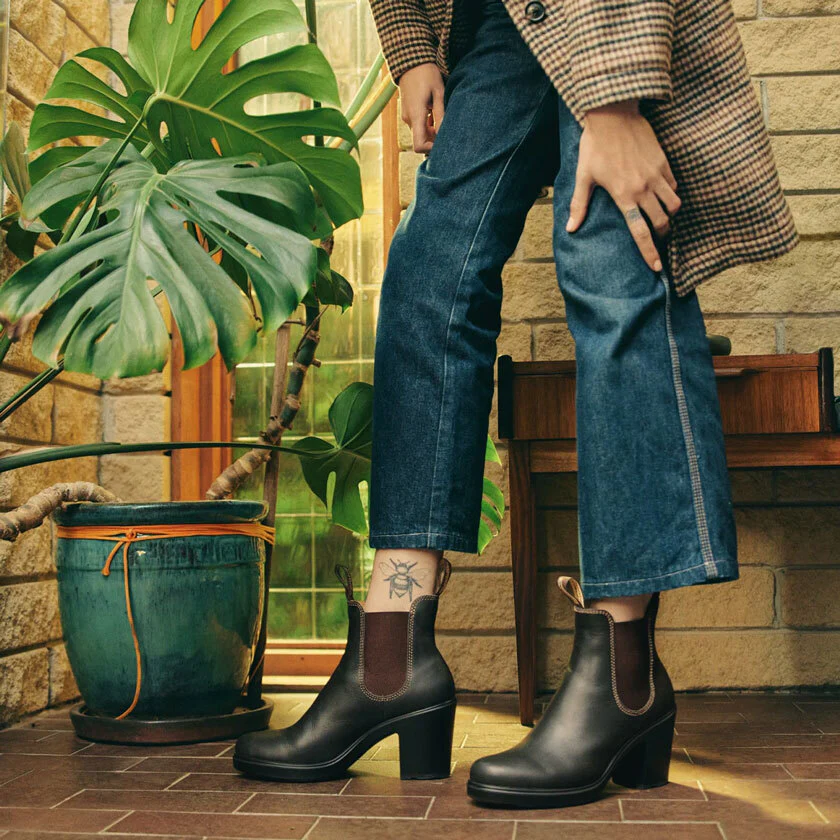 Blundstone Womens Elastic Sided Heel Boots (2366) Brown - Image 4